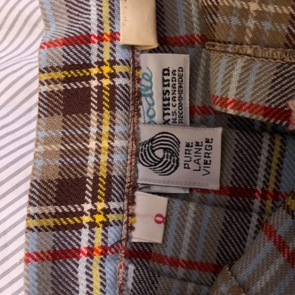 SOLD Pure Virgin Wool Skirt- Vintage - Picture 5 of 5